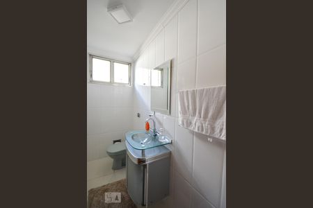 Lavabo de casa para alugar com 4 quartos, 500m² em Vila Ida, São Paulo