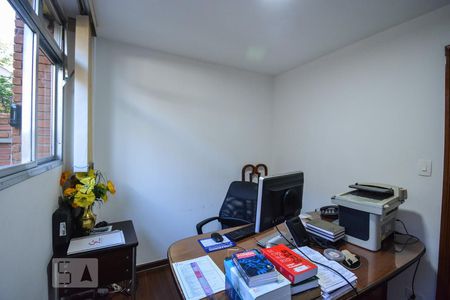 Escritório de casa para alugar com 4 quartos, 500m² em Vila Ida, São Paulo