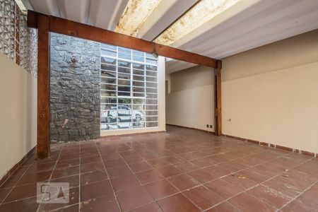 Casa à venda com 150m², 3 quartos e 2 vagas Casa à venda com 150m², 3 quartos e 2 vagasGaragem