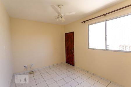 Sala de apartamento para alugar com 2 quartos, 50m² em Santa Cruz, Belo Horizonte