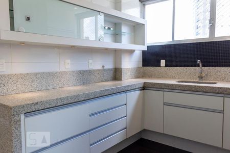 Apartamento à venda com 200m², 4 quartos e 2 vagasCozinha