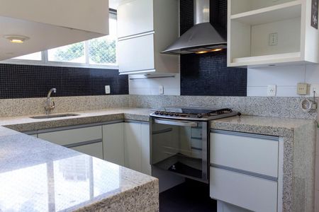 Apartamento à venda com 200m², 4 quartos e 2 vagasCozinha