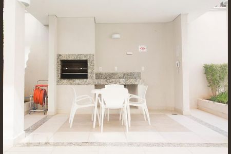 Apartamento para alugar com 42m², 2 quartos e sem vagaÁrea comum - Churrasqueira