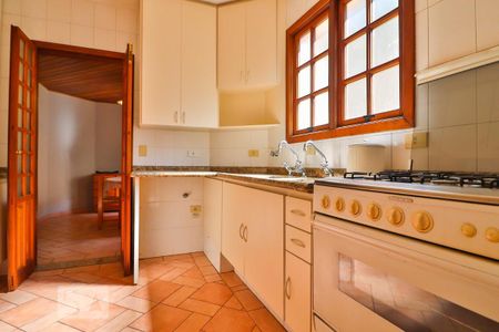 Casa para alugar com 449m², 4 quartos e 6 vagas