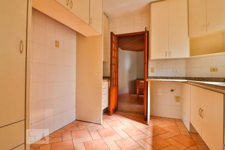 Casa para alugar com 449m², 4 quartos e 6 vagas