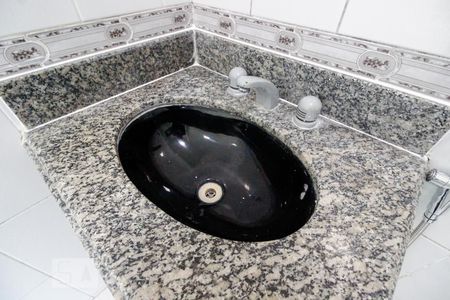 Apartamento para alugar com 80m², 3 quartos e 3 vagasDetalhe Banheiro da Suíte 2