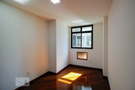 Quarto de apartamento para alugar com 3 quartos, 80m² em Recreio dos Bandeirantes, Rio de Janeiro