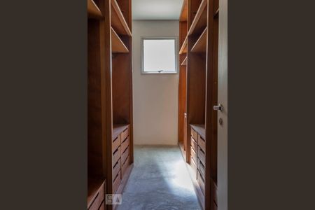 Casa à venda com 400m², 4 quartos e 3 vagasCloset quarto