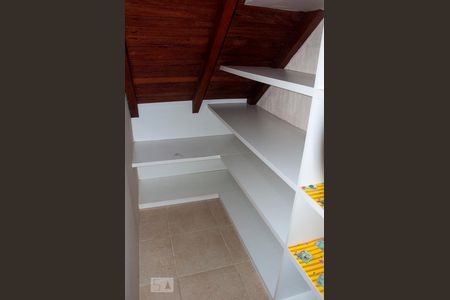 Casa de condomínio para alugar com 300m², 4 quartos e 3 vagasDespensa