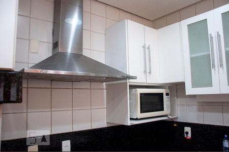 Casa de condomínio para alugar com 300m², 4 quartos e 3 vagasCozinha