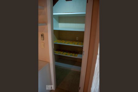 Casa de condomínio para alugar com 300m², 4 quartos e 3 vagasDespensa