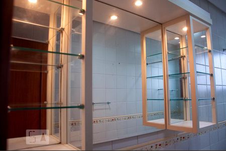 Casa de condomínio para alugar com 300m², 4 quartos e 3 vagasBanheiro