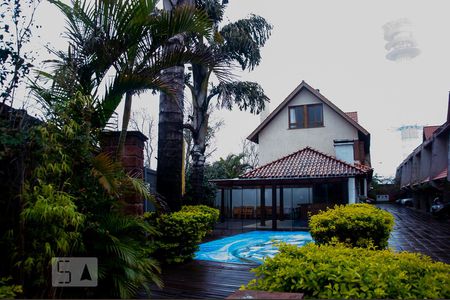 Casa de condomínio para alugar com 300m², 4 quartos e 3 vagasÁrea Comum - Piscina e Salão de festas