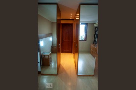 Casa de condomínio para alugar com 300m², 4 quartos e 3 vagasCloset Quarto Suo 3íte