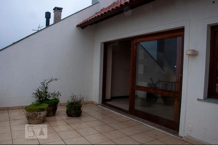 Casa de condomínio para alugar com 300m², 4 quartos e 3 vagasVaranda