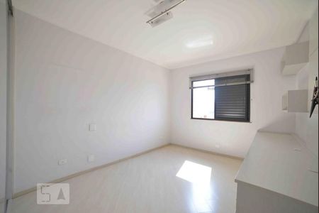 Casa à venda com 215m², 4 quartos e 3 vagasQuarto 4