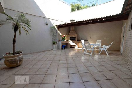 Casa à venda com 215m², 4 quartos e 3 vagasArea externa