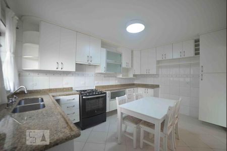 Casa à venda com 215m², 4 quartos e 3 vagasCozinha