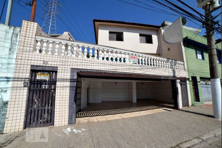 Casa à venda com 215m², 4 quartos e 3 vagasFachada