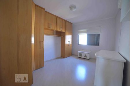 Casa à venda com 215m², 4 quartos e 3 vagasQuarto 2