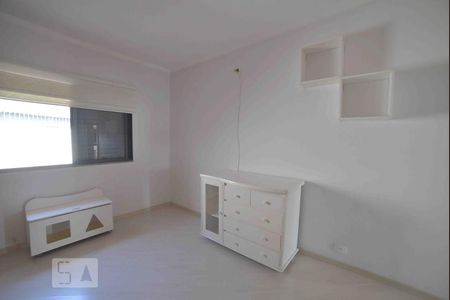 Casa à venda com 215m², 4 quartos e 3 vagasQuarto 3