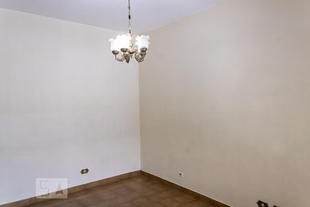 Sala de casa para alugar com 4 quartos, 150m² em Vila Margarida, São Paulo