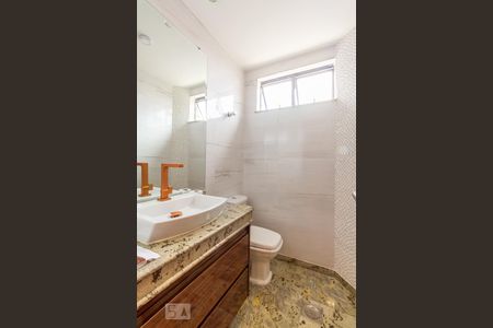 Apartamento para alugar com 170m², 4 quartos e 3 vagas Apartamento para alugar com 170m², 4 quartos e 3 vagasBanheiro Social 2