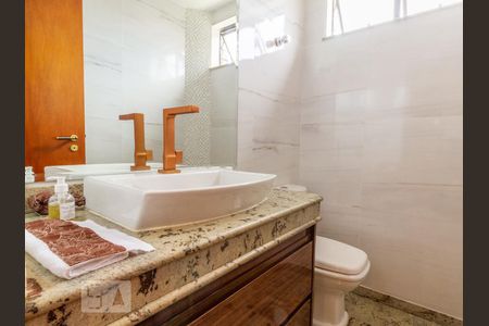 Apartamento para alugar com 170m², 4 quartos e 3 vagas Apartamento para alugar com 170m², 4 quartos e 3 vagasBanheiro Social 2