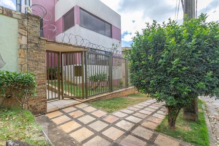 Apartamento para alugar com 170m², 4 quartos e 3 vagas Apartamento para alugar com 170m², 4 quartos e 3 vagasFachada