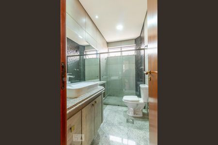 Apartamento para alugar com 170m², 4 quartos e 3 vagas Apartamento para alugar com 170m², 4 quartos e 3 vagasBanheiro Social 1