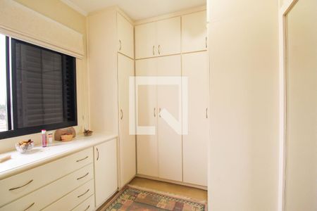 Apartamento à venda com 109m², 2 quartos e 2 vagas Apartamento à venda com 109m², 2 quartos e 2 vagasCloset da suíte 2