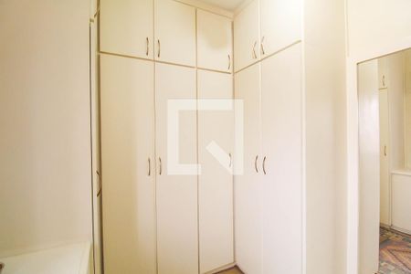 Apartamento à venda com 109m², 2 quartos e 2 vagas Apartamento à venda com 109m², 2 quartos e 2 vagasCloset da suíte 2