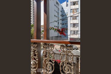 Casa para alugar com 500m², 6 quartos e sem vagavaranda