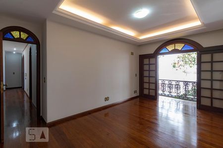 Casa para alugar com 500m², 6 quartos e sem vagasuite