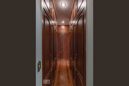 Casa para alugar com 500m², 6 quartos e sem vagasuite