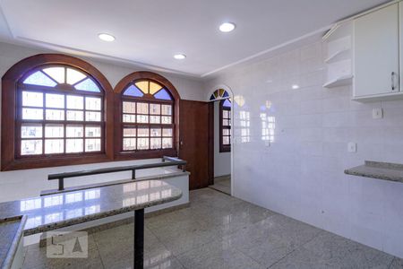 Casa para alugar com 500m², 6 quartos e sem vagaCozinha
