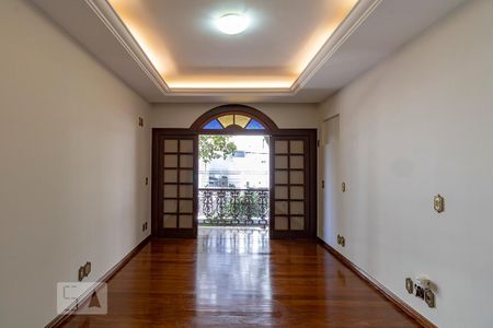 Casa para alugar com 500m², 6 quartos e sem vagasuite