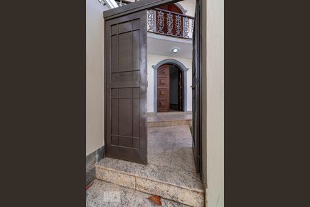 Casa para alugar com 500m², 6 quartos e sem vagaEntrada