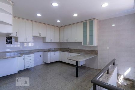 Casa para alugar com 500m², 6 quartos e sem vagaCozinha