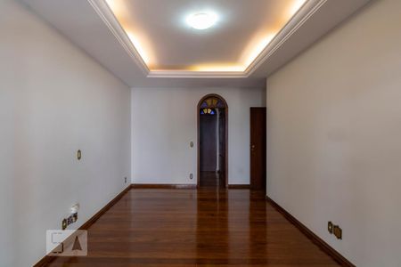 Casa para alugar com 500m², 6 quartos e sem vagasuite