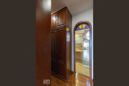 Casa para alugar com 500m², 6 quartos e sem vagasuite