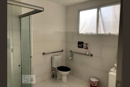 Banheiro de apartamento para alugar com 1 quarto, 42m² em Mato Grande, Canoas