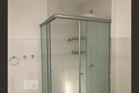 Banheiro de apartamento para alugar com 1 quarto, 42m² em Mato Grande, Canoas