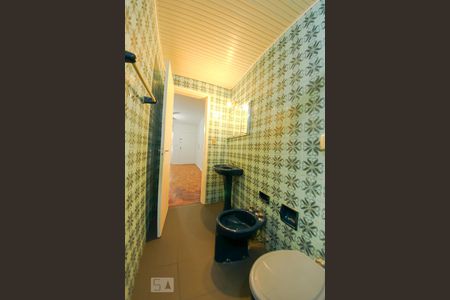 Banheiro de apartamento à venda com 1 quarto, 44m² em Cristo Redentor, Porto Alegre