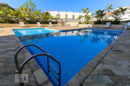 Apartamento para alugar com 40m², 2 quartos e 1 vaga Apartamento para alugar com 40m², 2 quartos e 1 vagaÁrea comum - Piscina 2