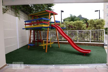 Apartamento à venda com 65m², 2 quartos e 1 vagaÁrea Comum - Playground