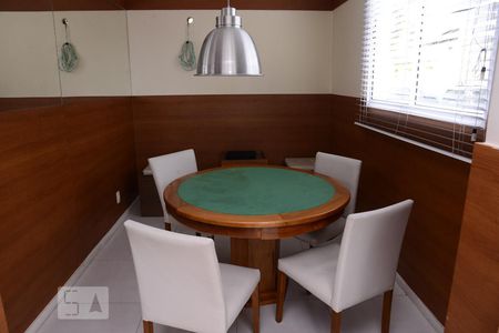 Apartamento à venda com 65m², 2 quartos e 1 vagaÁrea comum 