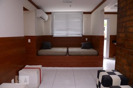Apartamento à venda com 65m², 2 quartos e 1 vagaÁrea comum 