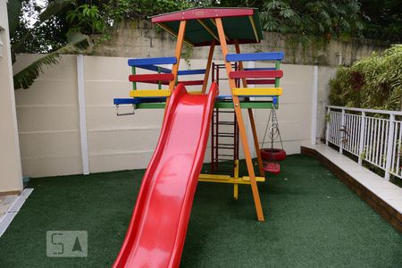 Apartamento à venda com 65m², 2 quartos e 1 vagaÁrea Comum - Playground