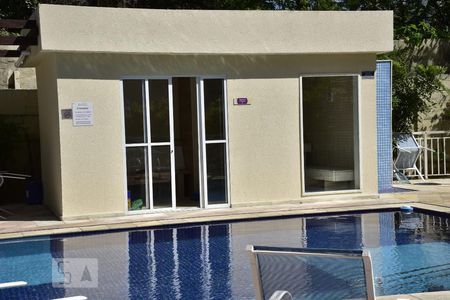 Apartamento à venda com 65m², 2 quartos e 1 vagaÁrea comum - Piscina